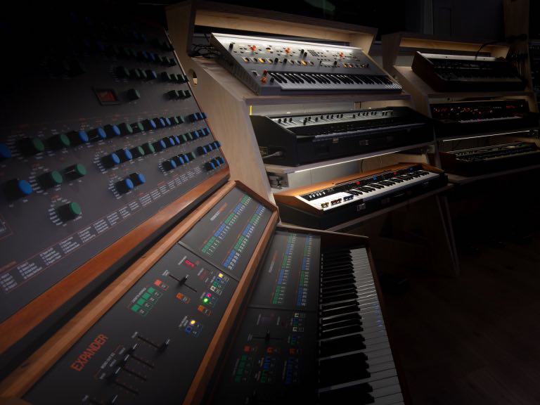 Pod E Artistic-Enhanced-NR 4-3 768w